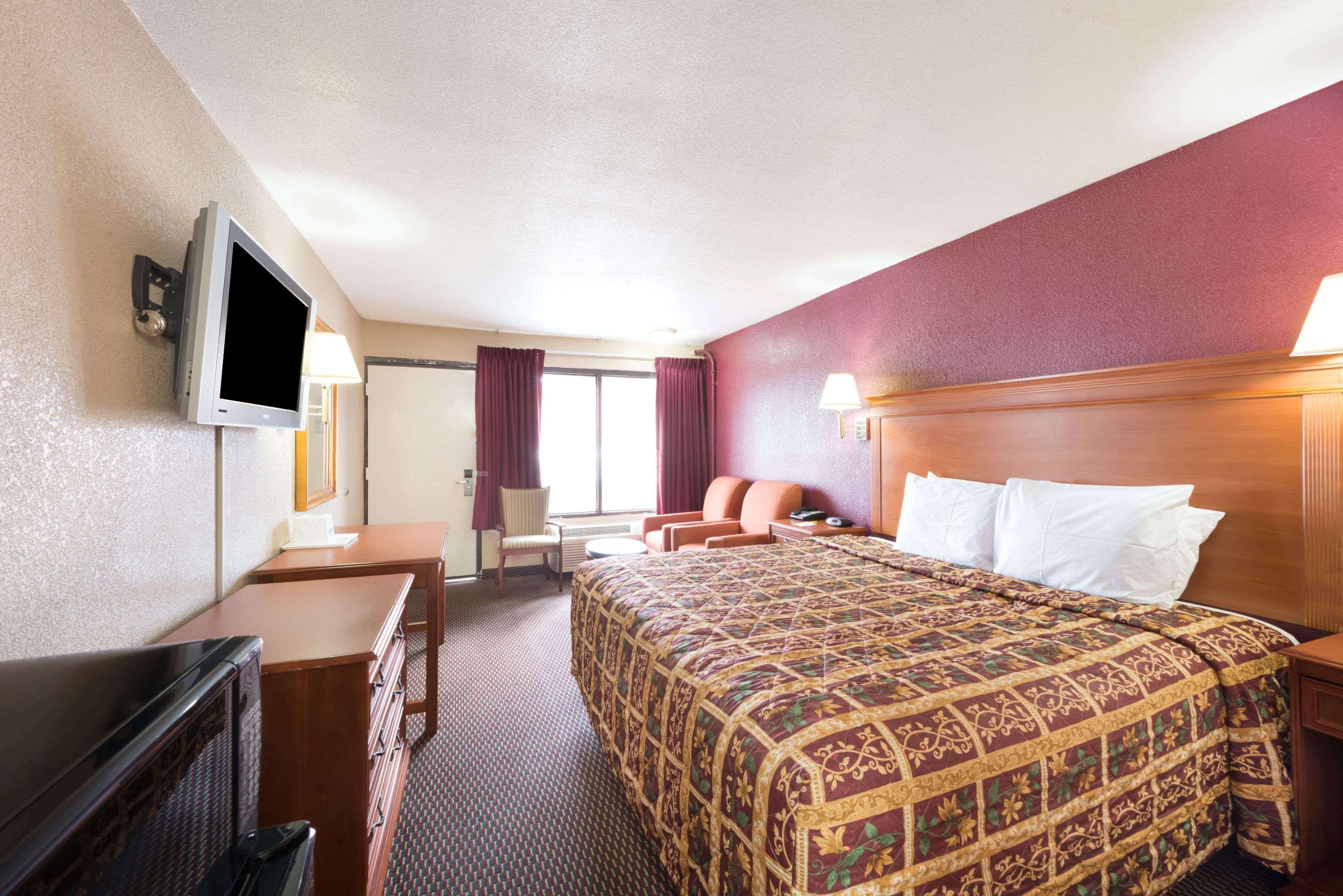 Days Inn By Wyndham San Antonio Splashtown/Att Center Ngoại thất bức ảnh
