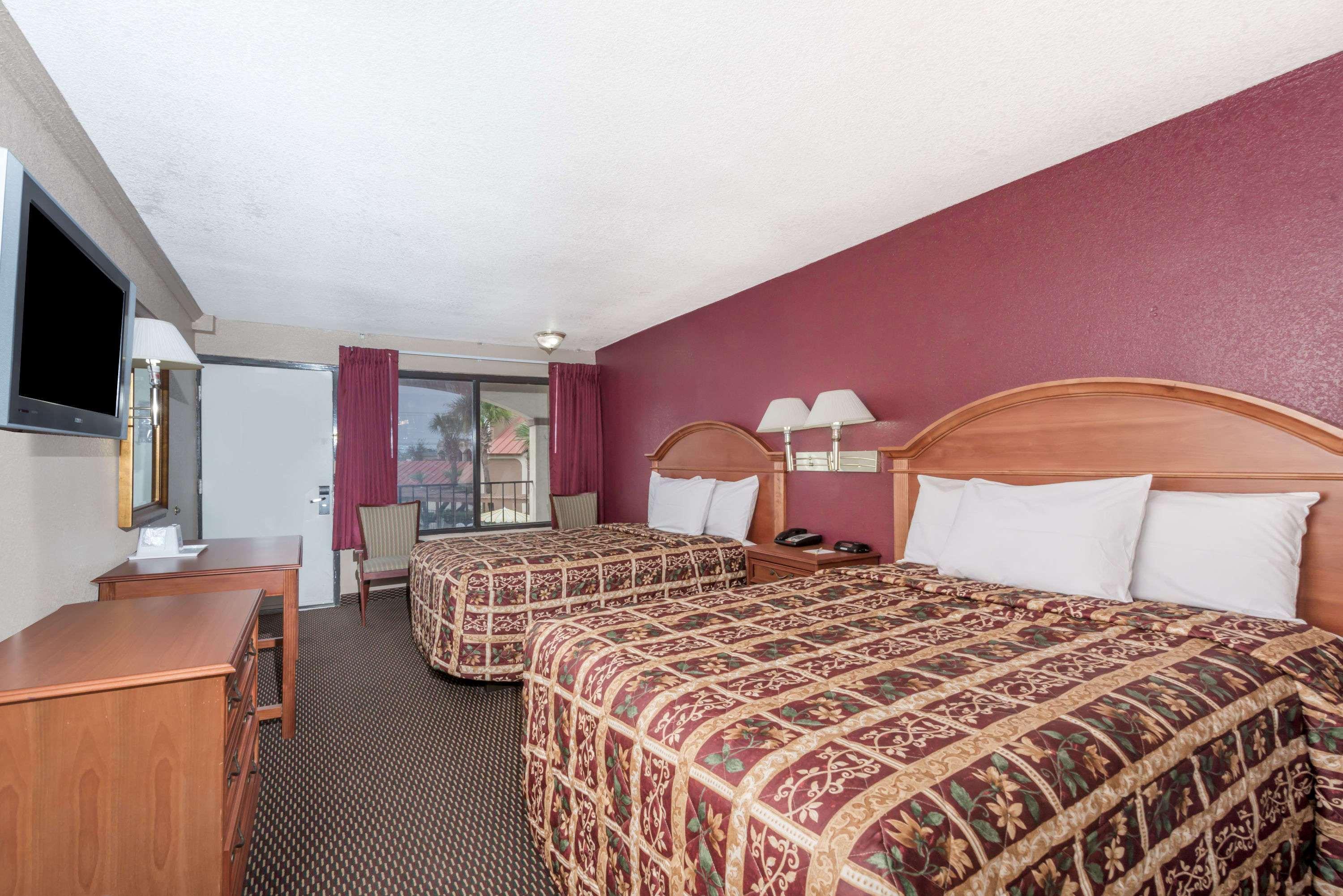 Days Inn By Wyndham San Antonio Splashtown/Att Center Ngoại thất bức ảnh